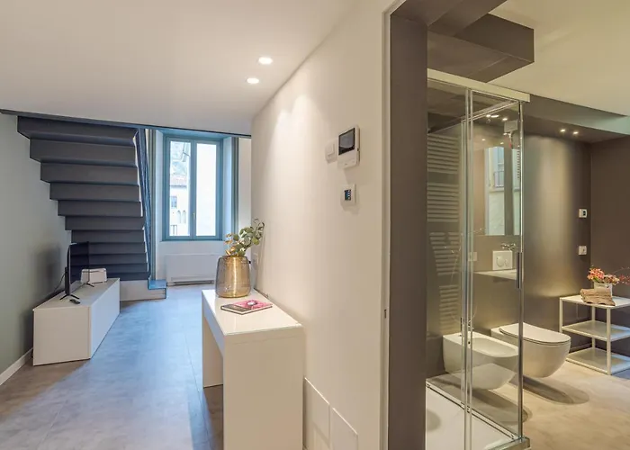 Funicolare - By Myhomeincomo 코모